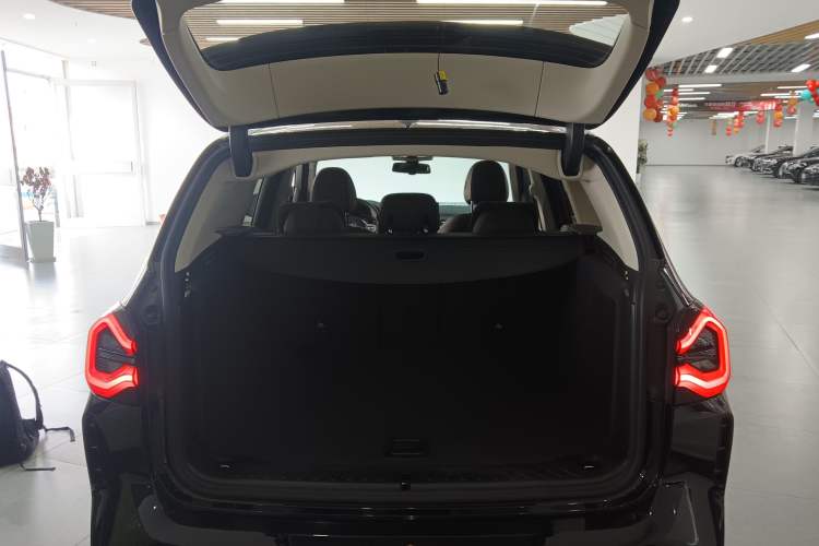 Used BMW X3 2023 xDrive25i M Sport Package Trunk