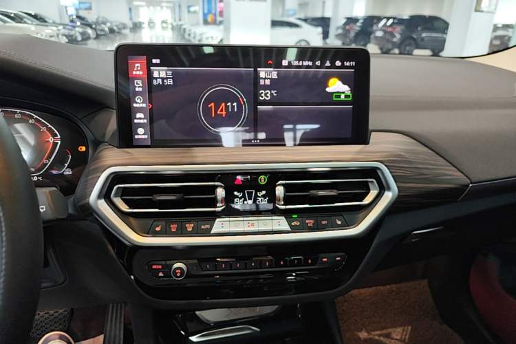 Used BMW X3 2023 Restyled xDrive30i Leading Edition M Night Sky Package Audio And AC Panel