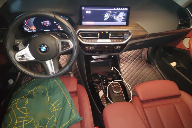 Used BMW X3 2023 xDrive30i Luxury Edition M Night Sky Package Center Console