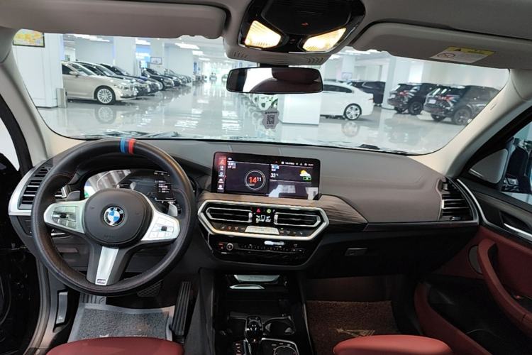 Used BMW X3 2023 Restyled xDrive30i Leading Edition M Night Sky Package Center Console