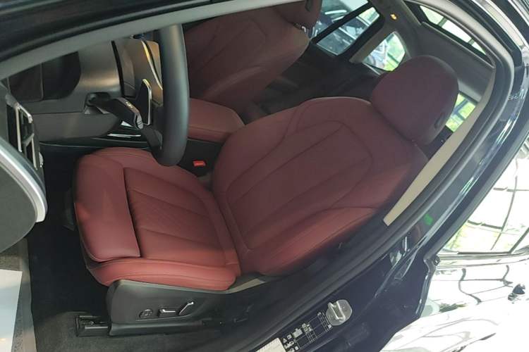 Used BMW X3 2023 Restyled xDrive30i Leading Edition M Night Sky Package Left Front Seat