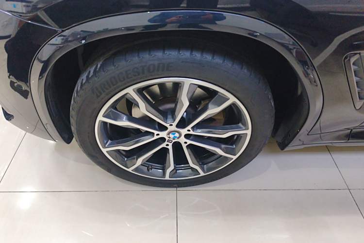 Used BMW X3 2023 xDrive30i Leading Model M Night Edition Package Left Front Wheel Hub