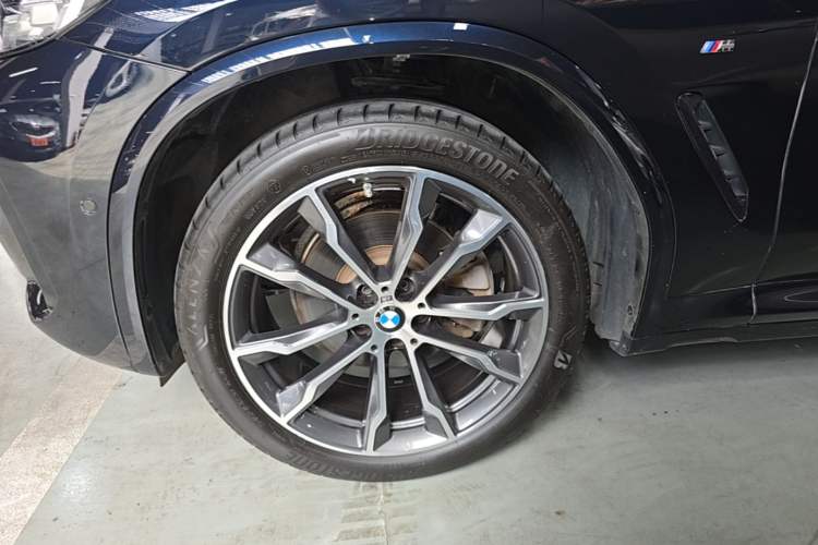 Used BMW X3 2023 xDrive30i Leading Model M Night Edition Package Left Front Wheel Hub