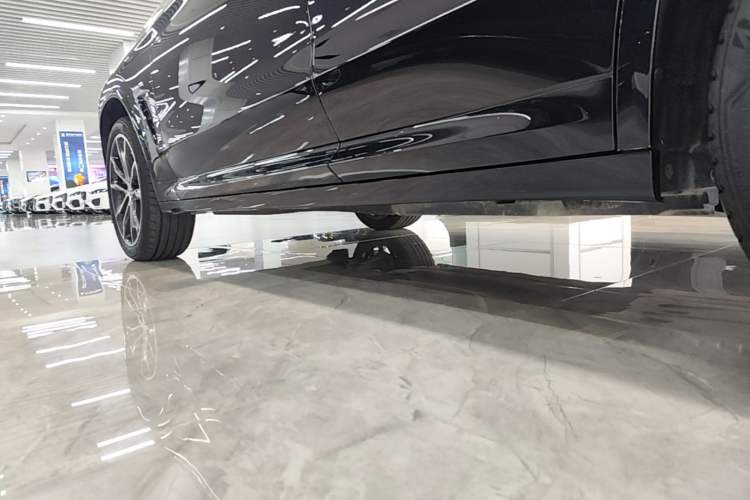 Used BMW X3 2023 Restyled xDrive30i Leading Edition M Night Sky Package Left Side Sill