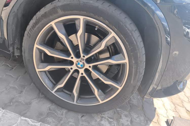 Used BMW X3 2023 xDrive30i Leading Model M Night Edition Package Right Front Wheel Hub