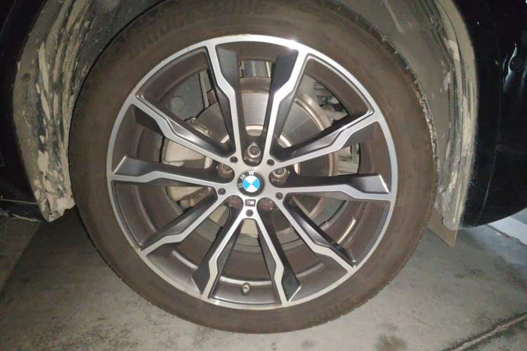 Used BMW X3 2023 xDrive30i Luxury Edition M Night Sky Package Right Front Wheel Hub