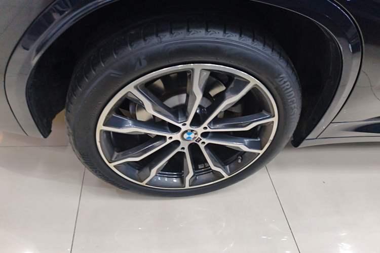 Used BMW X3 2023 xDrive30i Leading Model M Night Edition Package Right Rear Wheel Hub