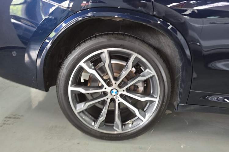 Used BMW X3 2023 xDrive30i Leading Model M Night Edition Package Right Rear Wheel Hub
