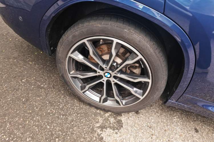 Used BMW X3 2023 xDrive30i Leading Model M Night Edition Package Right Rear Wheel Hub