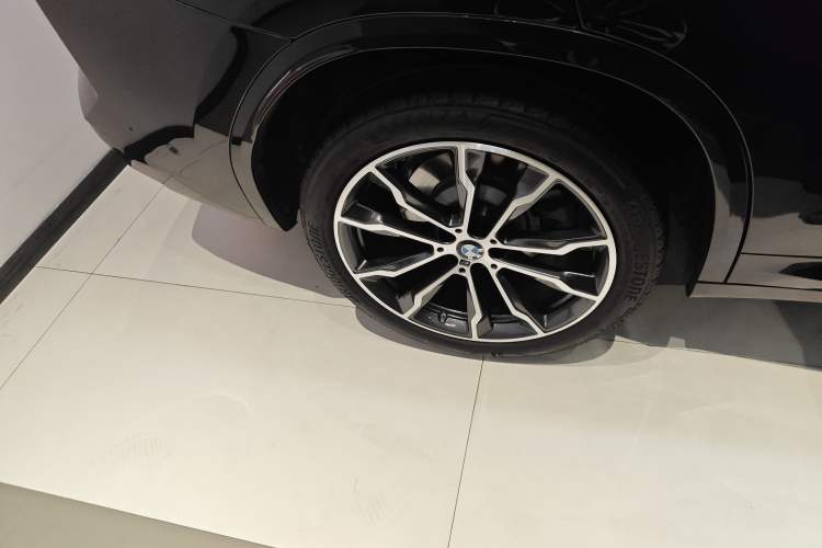 Used BMW X3 2023 Restyled xDrive30i Leading Edition M Night Sky Package Right Rear Wheel Hub