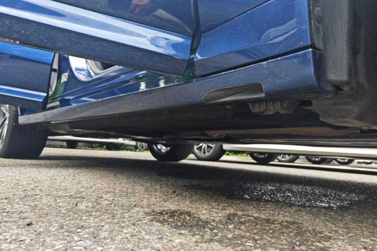 Used BMW X3 2023 xDrive30i Leading Model M Night Edition Package Right Side Sill