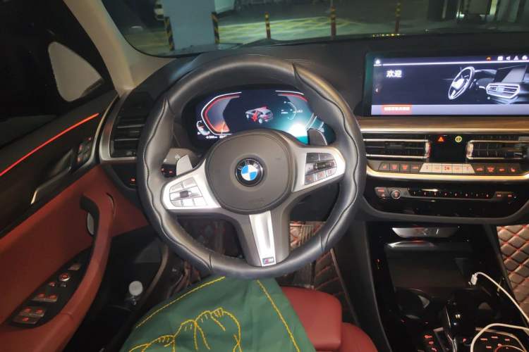 Used BMW X3 2023 xDrive30i Luxury Edition M Night Sky Package Steering Wheel