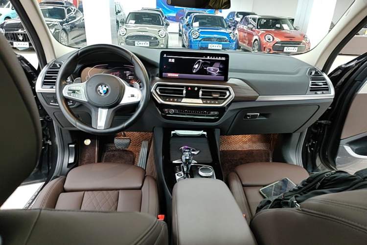 Used BMW X3 2023 xDrive30i Leading Model M Night Edition Package Center Console