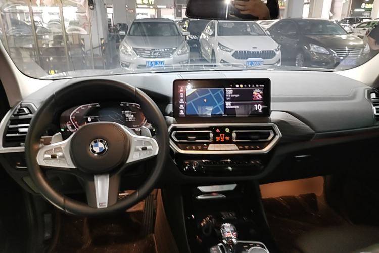Used BMW X3 2023 Restyled xDrive30i Leading Edition M Night Sky Package Center Console