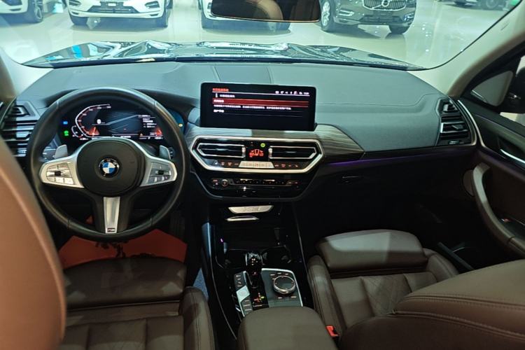 Used BMW X3 2023 Restyled xDrive30i Leading Edition M Night Sky Package Center Console