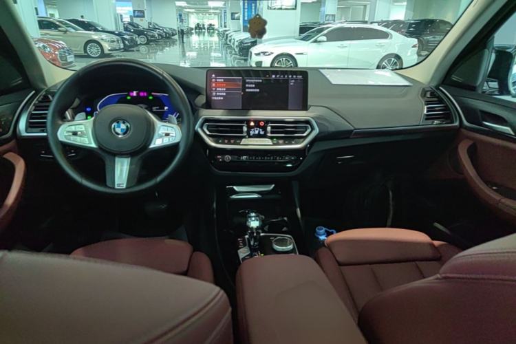 Used BMW X3 2023 xDrive30i Luxury Edition M Night Sky Package Center Console