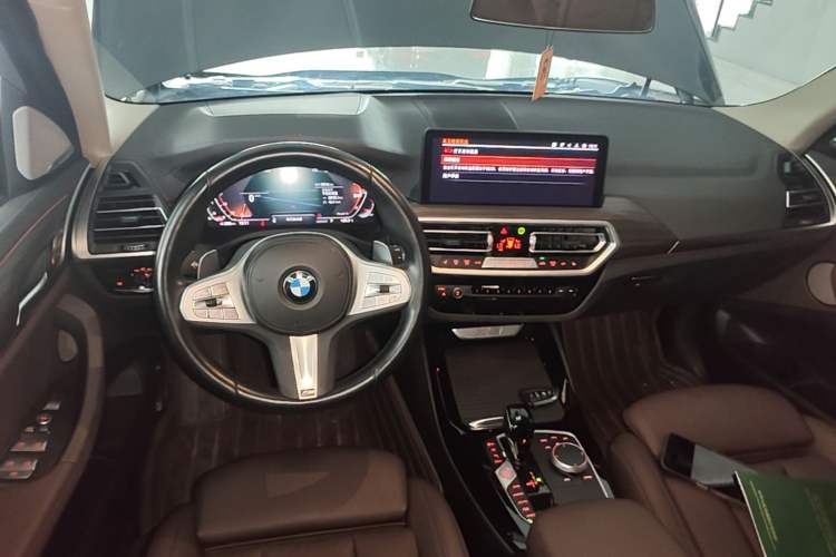 Used BMW X3 2023 Restyled xDrive30i Leading Edition M Night Sky Package Center Console