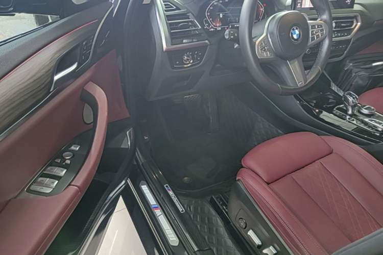 Used BMW X3 2023 xDrive30i Leading Model M Night Edition Package Driver Seat