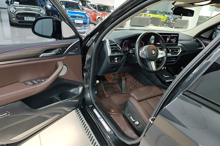 Used BMW X3 2023 xDrive30i Leading Model M Night Edition Package Driver Seat