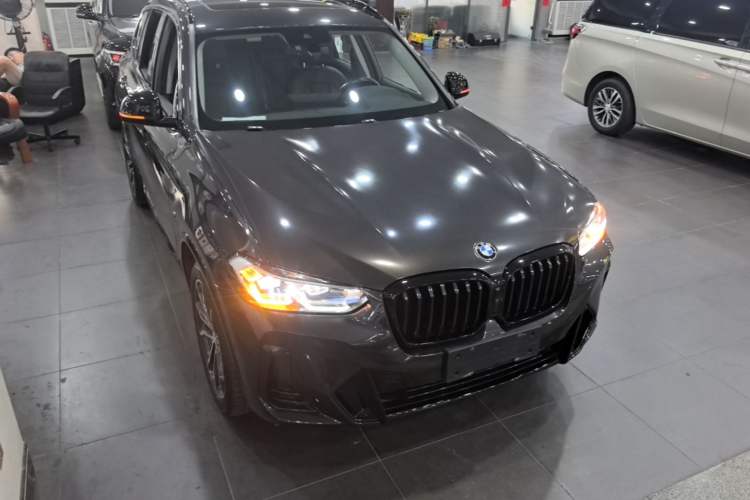 Used BMW X3 2023 Restyled xDrive30i Leading Edition M Night Sky Package Front Right 45 Deg