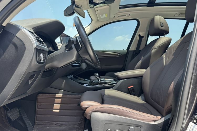 Used BMW X3 2023 Restyled xDrive30i Leading Edition M Night Sky Package Interior 2