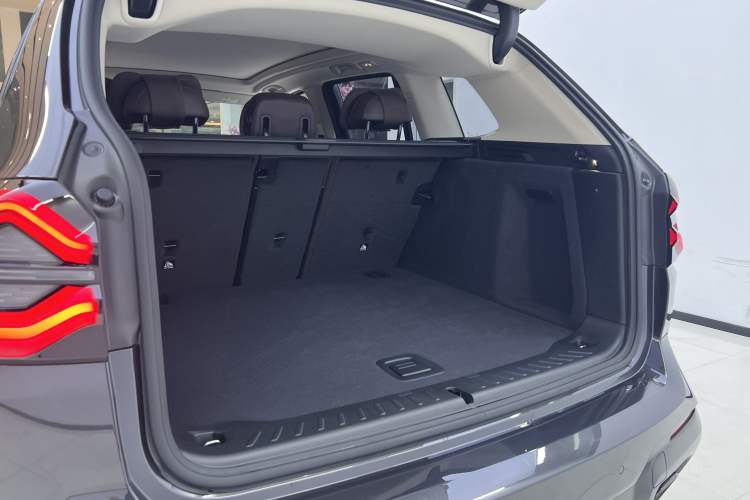 Used BMW X3 2023 Restyled xDrive30i Leading Edition M Night Sky Package Interior 8