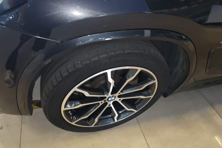 Used BMW X3 2023 xDrive30i Leading Model M Night Edition Package Left Front Wheel Hub