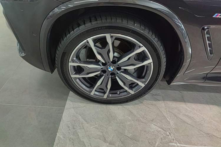 Used BMW X3 2023 xDrive30i Luxury Edition M Night Sky Package Left Front Wheel Hub