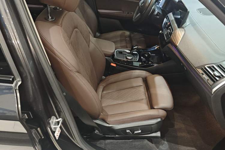 Used BMW X3 2023 Restyled xDrive30i Leading Edition M Night Sky Package Right Front Seat