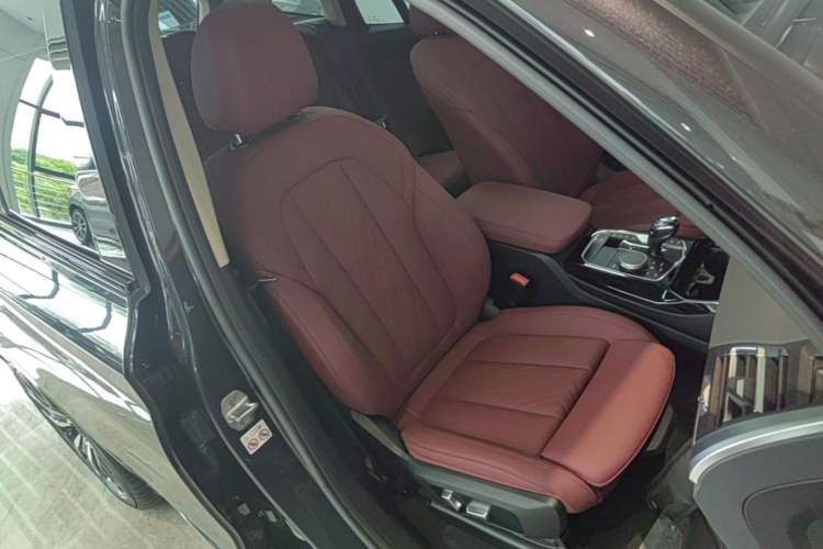 Used BMW X3 2023 xDrive30i Luxury Edition M Night Sky Package Right Front Seat