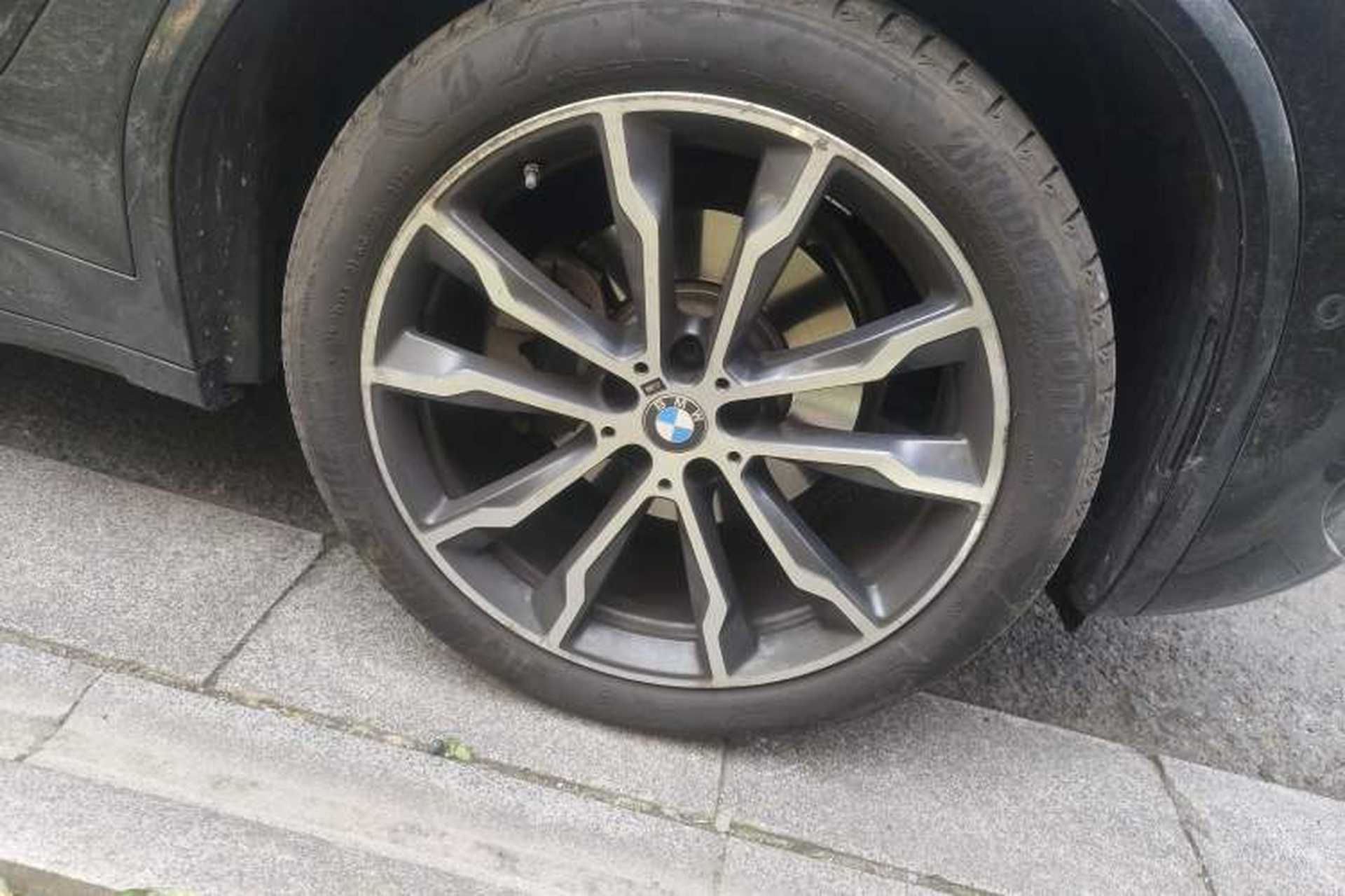 Used BMW X3 2023 xDrive30i Leading Model M Night Edition Package Right Front Wheel Hub
