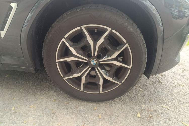 Used BMW X3 2023 xDrive25i M Sport Package Right Front Wheel Hub