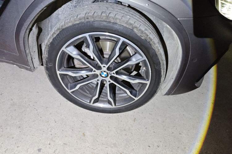 Used BMW X3 2023 xDrive30i Leading Model M Night Edition Package Right Front Wheel Hub