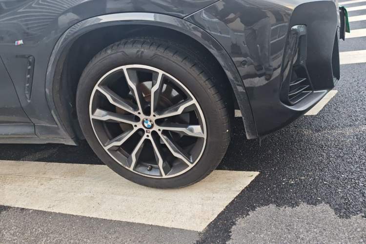 Used BMW X3 2023 xDrive30i Leading Model M Night Edition Package Right Front Wheel Hub