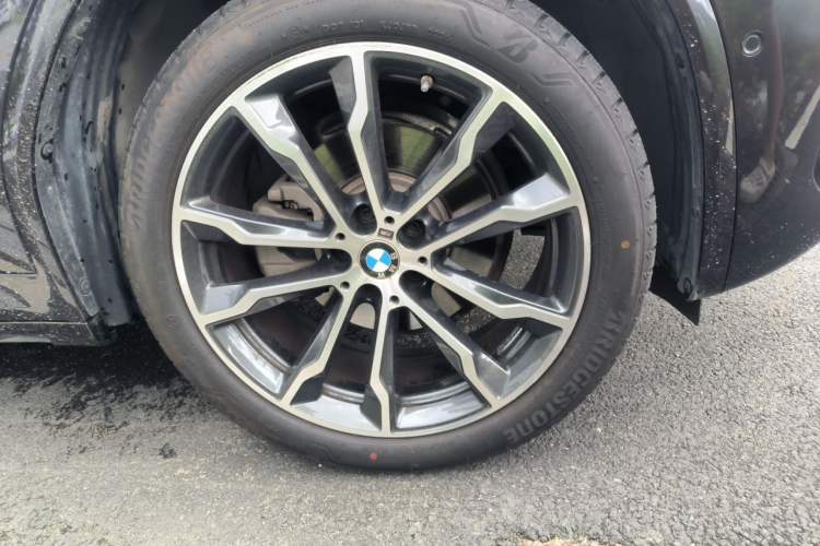 Used BMW X3 2023 xDrive30i Leading Model M Night Edition Package Right Front Wheel Hub