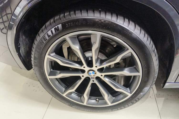 Used BMW X3 2023 xDrive30i Leading Model M Night Edition Package Right Rear Wheel Hub