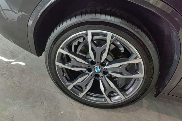 Used BMW X3 2023 xDrive30i Luxury Edition M Night Sky Package Right Rear Wheel Hub