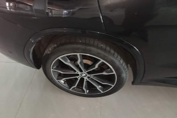 Used BMW X3 2023 Restyled xDrive30i Leading Edition M Night Sky Package Right Rear Wheel Hub