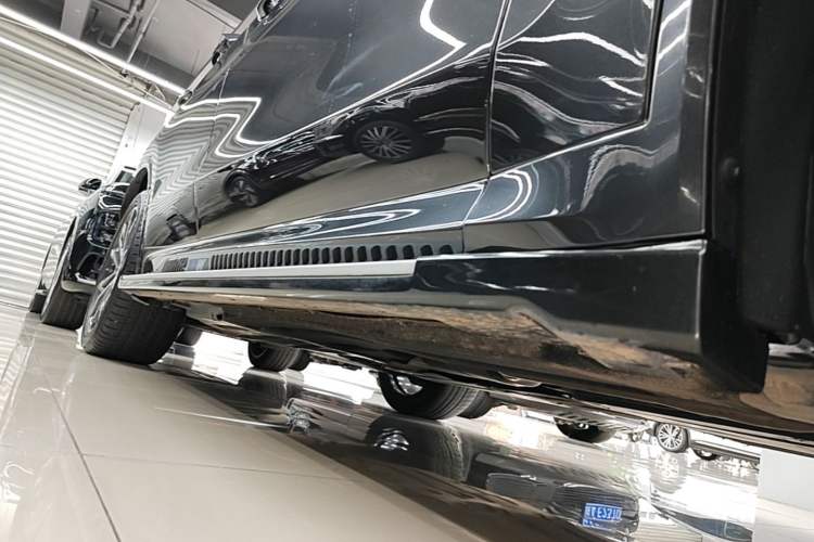Used BMW X3 2023 xDrive30i Leading Model M Night Edition Package Right Side Sill