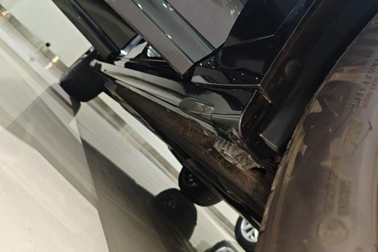 Used BMW X3 2023 Restyled xDrive30i Leading Edition M Night Sky Package Right Side Sill