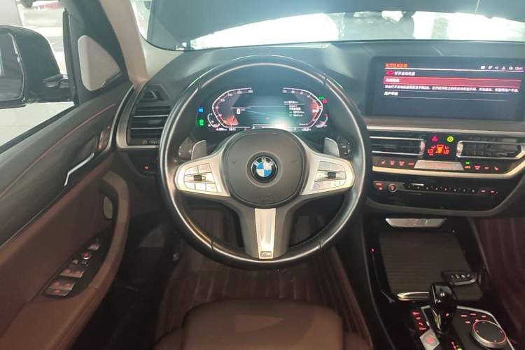 Used BMW X3 2023 Restyled xDrive30i Leading Edition M Night Sky Package Steering Wheel