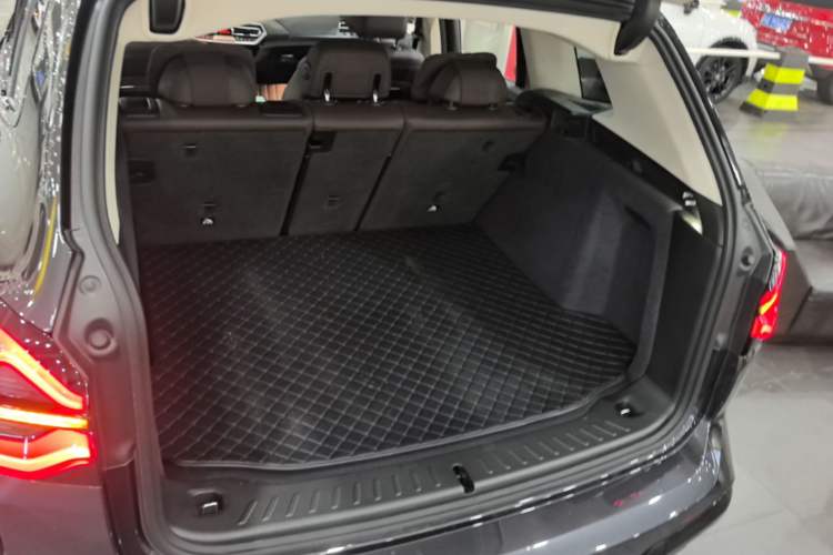 Used BMW X3 2023 Restyled xDrive30i Leading Edition M Night Sky Package Trunk