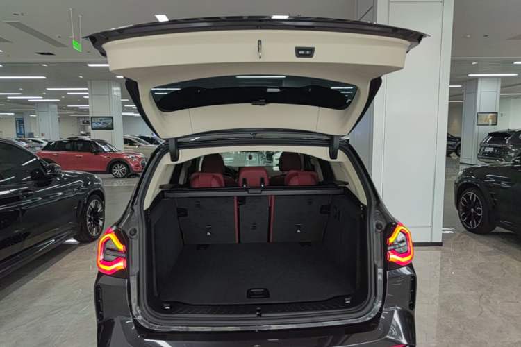 Used BMW X3 2023 xDrive30i Luxury Edition M Night Sky Package Trunk