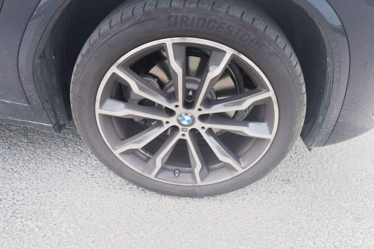 Used BMW X3 2023 xDrive30i Leading Model M Night Edition Package Right Front Wheel Hub