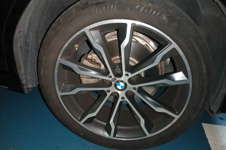 Used BMW X3 2023 xDrive30i Leading Model M Night Edition Package Right Front Wheel Hub