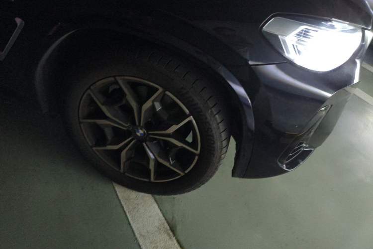 Used BMW X3 2023 xDrive25i M Sport Package Right Front Wheel Hub