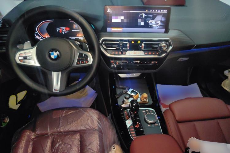 Used BMW X3 2023 Restyled xDrive30i Leading Edition M Night Sky Package Center Console