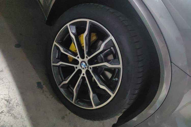 Used BMW X3 2023 Restyled xDrive30i Leading Edition M Night Sky Package Right Front Wheel Hub