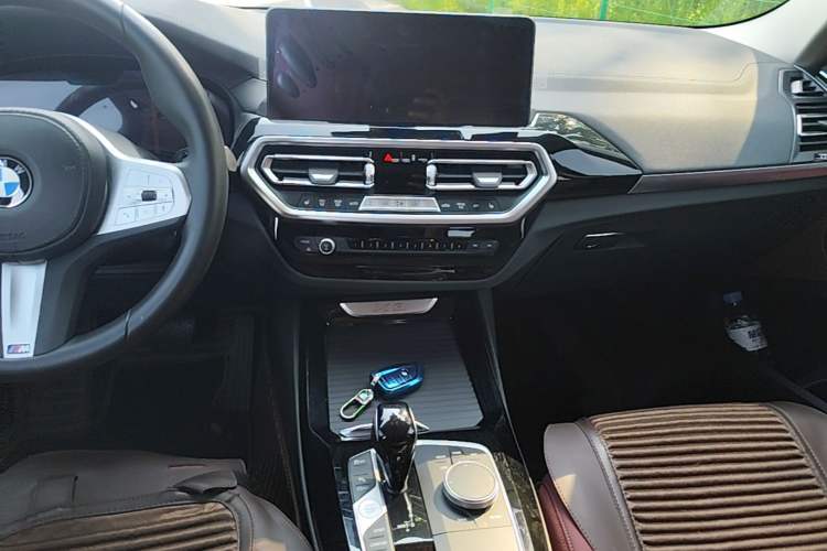 Used BMW X3 2023 xDrive25i M Sport Package Audio And AC Panel