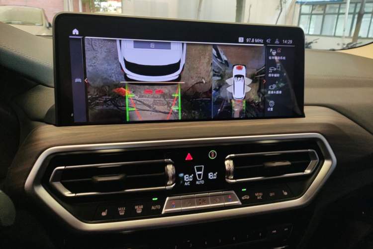 Used BMW X3 2023 Restyled xDrive30i Leading Edition M Night Sky Package Audio And AC Panel